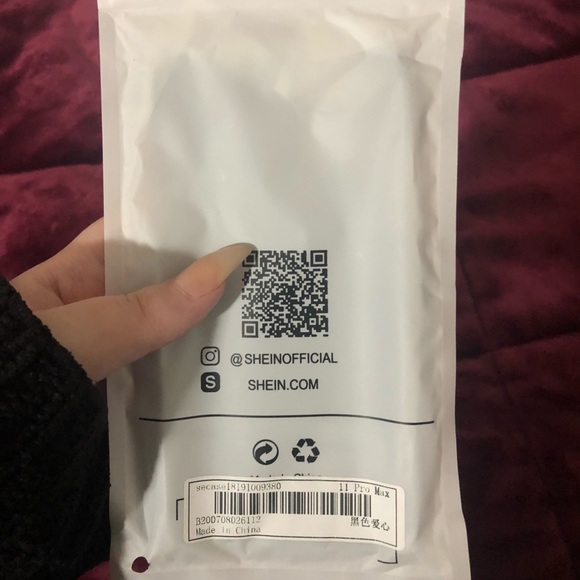 iphone 11 pro max case 🖤 - Picture 2 of 2